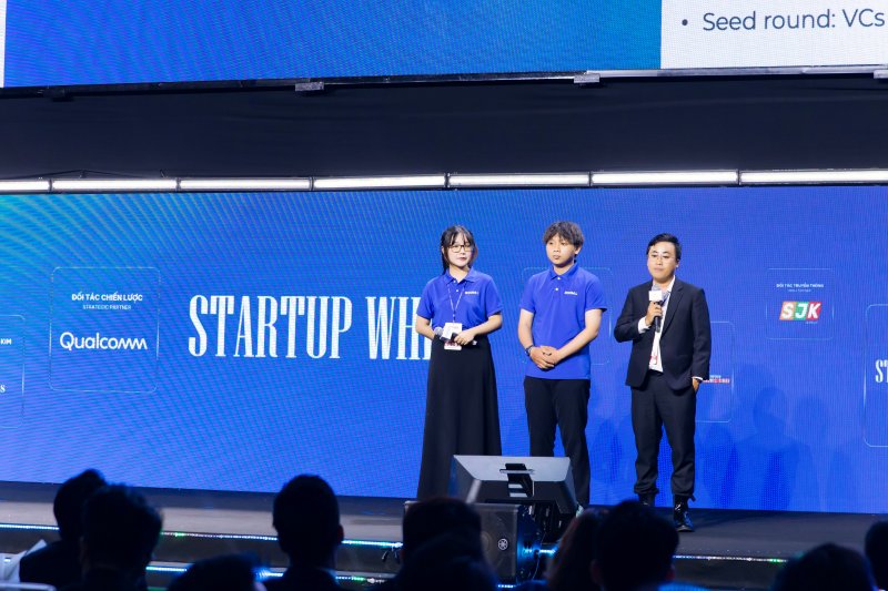 roomvn-by-aircity-top-10-startup-wheel-2025-vietnam-track